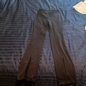 Alo split hem leggings